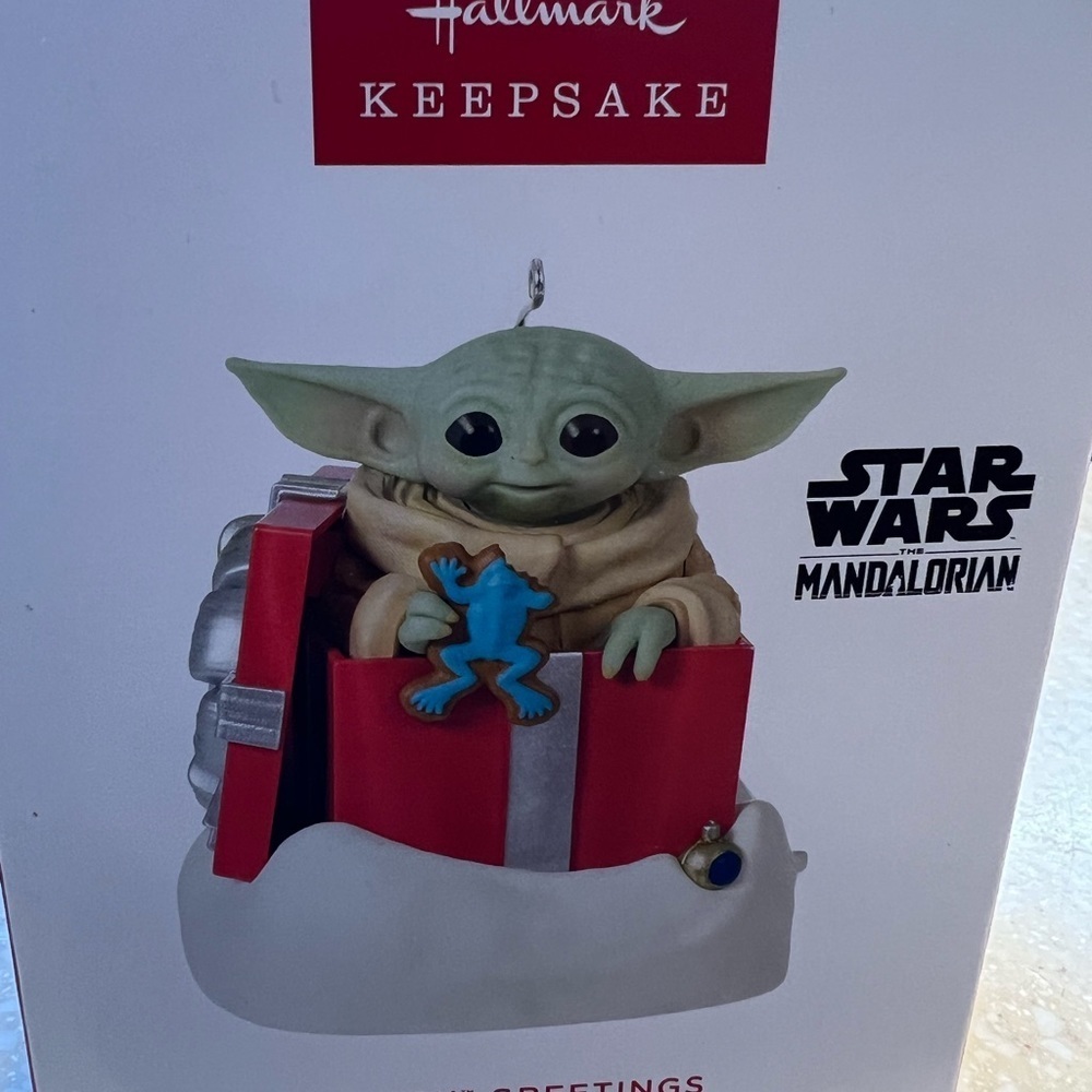 Disney Star Wars 2022 Mandalorian Gogru Greetings Hallmark Ornaments BRAND NEW - Picture 8 of 8